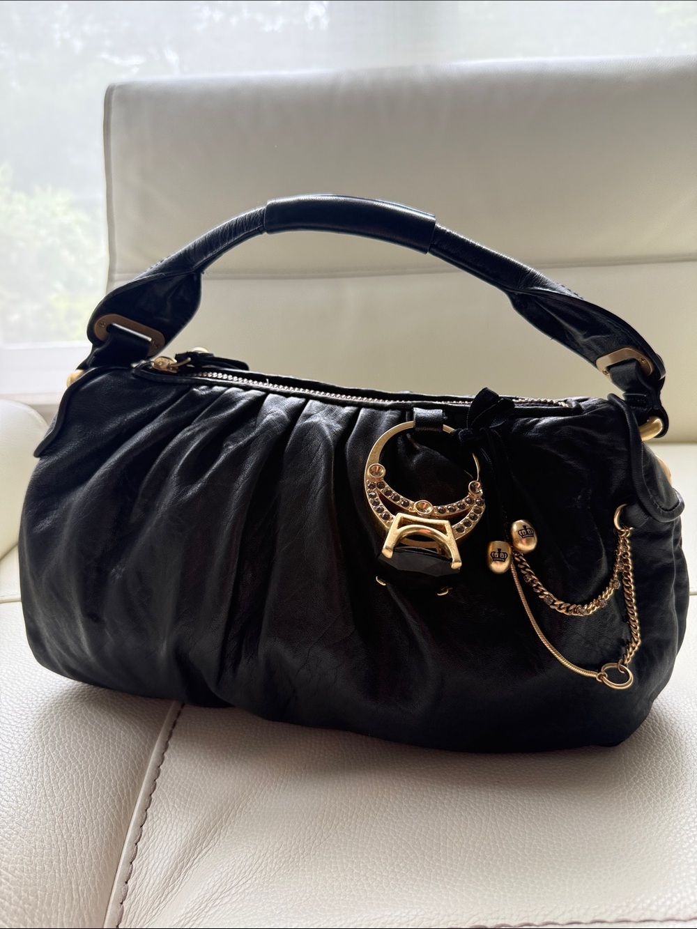 Juicy Couture Black Leather Hobo Bag With A Large Ring Charm And Chain - Picture 3 of 17